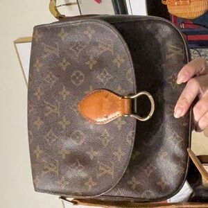34. Lv Monogram  Sold As Is Desc In Live No Cancel/ Returns